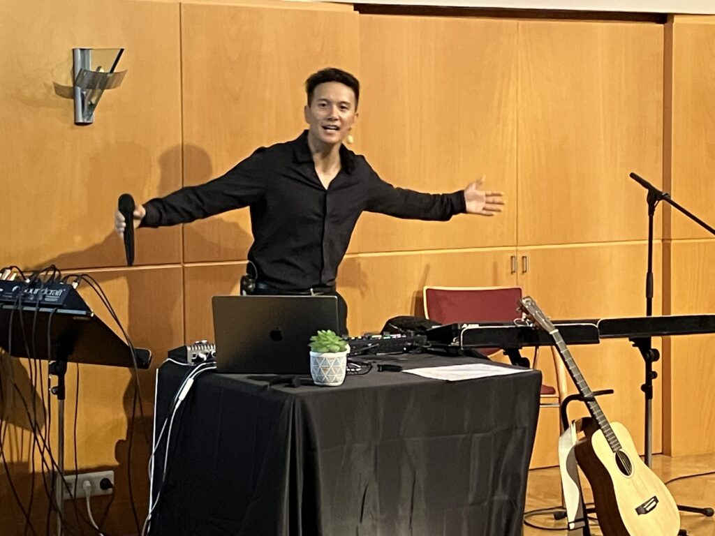 Vicent Bueno Comedy Konzert
